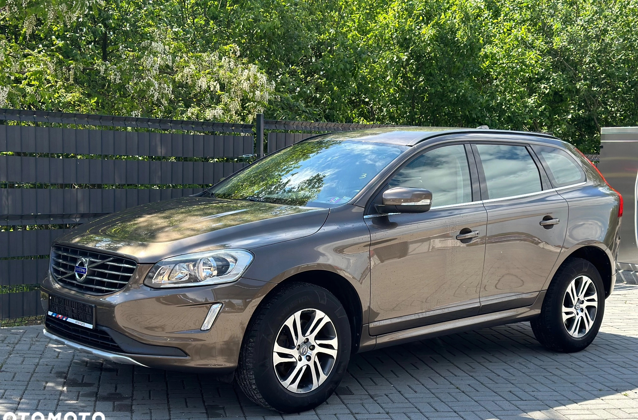 Volvo XC 60 cena 64990 przebieg: 240994, rok produkcji 2015 z Skalbmierz małe 352